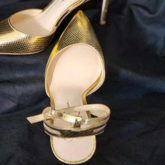 Jessica Simpson Gold Stiletto Heels - Picture 4 of 8